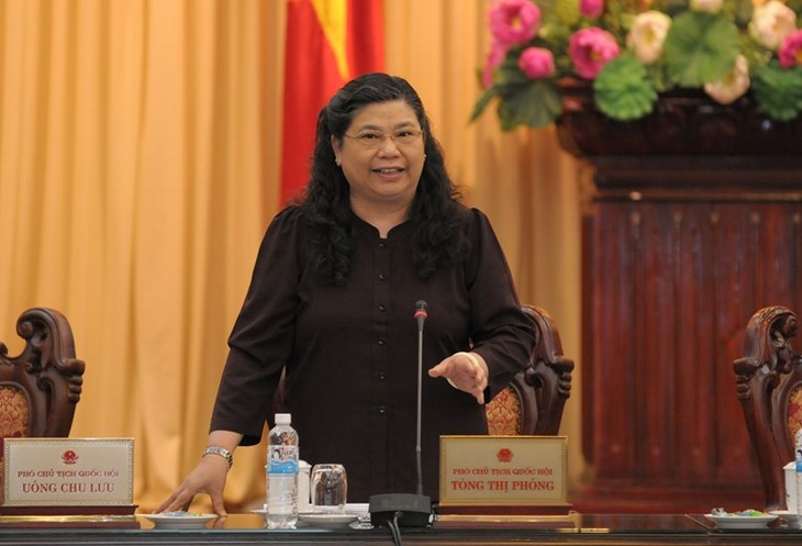 Вице-спикер вьетнамского парламента Тонг Тхи Фонг приняла делегацию Компартии Кубы - ảnh 1